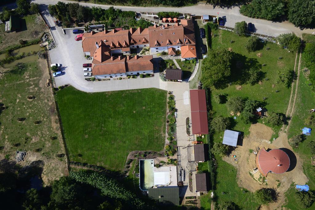 Pension Kadlcuv Mlyn Brno Exterior photo